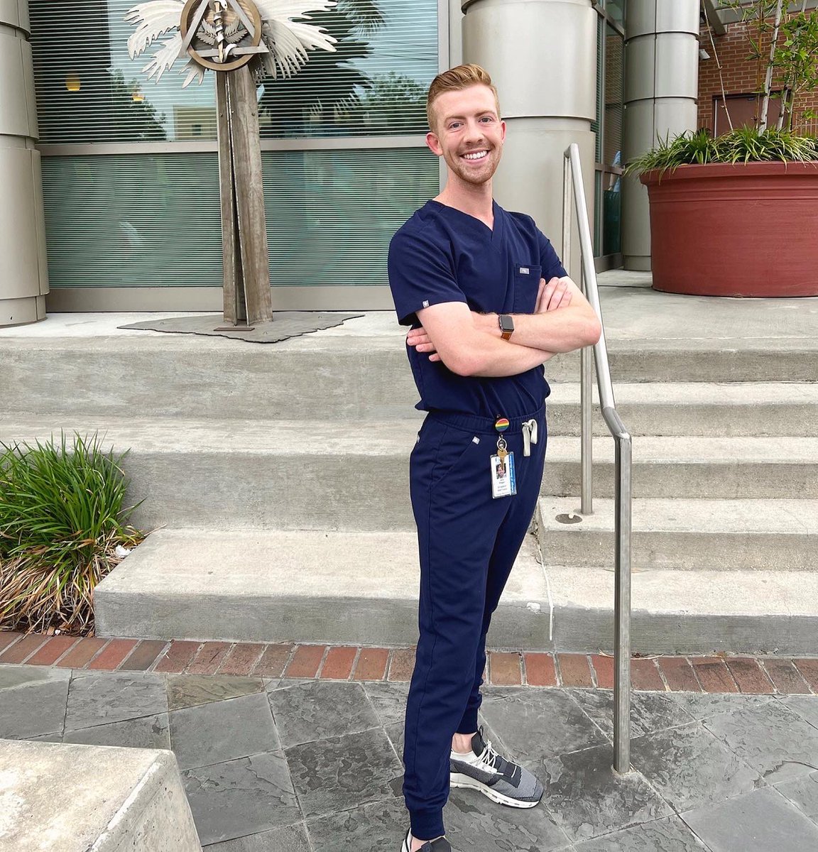 jacklrogan's tweet photo. He grew and grew up 🥺 fourth and final year until I’m Dr. Rogan! https://t.co/LvenHQlt56