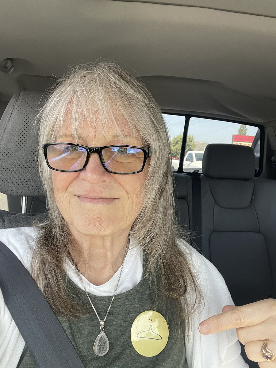 McMangeK's tweet photo. So after 50 years I wore a thing again today. #déjàvu #forwardintothepast #RoeVWade #MyBodyMyChoice #prochoice https://t.co/AJkIXDLBY6