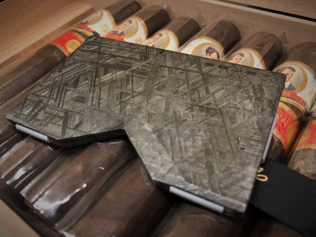 bejetiwallets's tweet photo. The Bejeti Planetesimal. Earth’s 1st + only wallet made from #meteorite // An essential accessory for those with a higher standard.
#MeteoriteWallet #LuxuryUSA #LuxuryWallets #minimalistwallet #cigar #cigars #cigarlife #cigaraficionado https://t.co/yGbn03cDXk