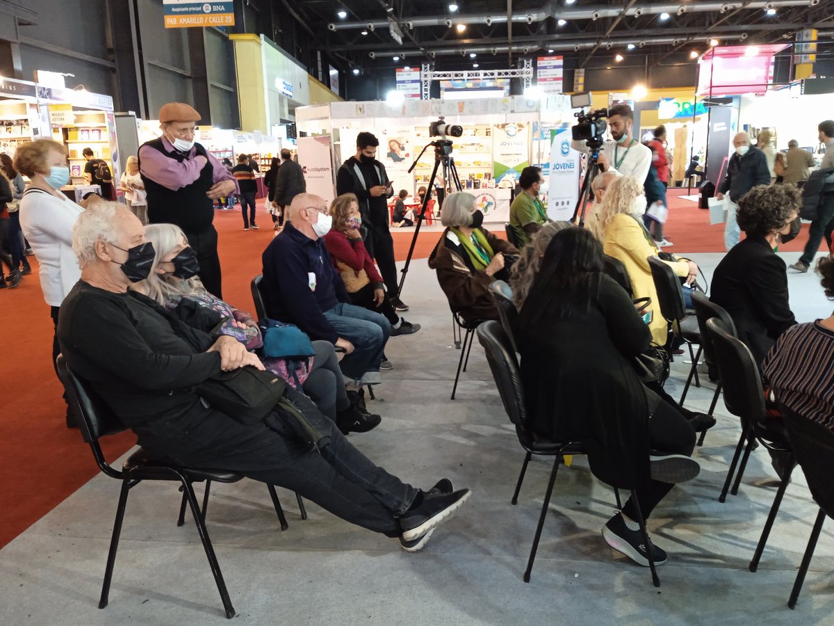 Francisco López Sacha conversa con el público argentino sobre la novela cubana Cecilia Valdés, una oportunidad que se presenta en la 46 Feria Internacional del Libro de Buenos Aires, donde #CubaEsCultura