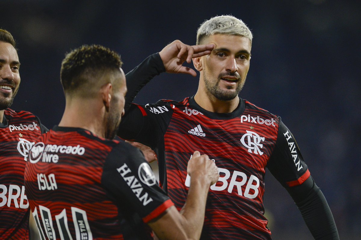 Flamengo's tweet photo. Arrascou com um golaço de fora da área! Te amamos, craque!  @GiorgiandeA ❤️

#VamosFlamengo 

📸 @mcortesdasilva8 / CRF https://t.co/xYFHZsmeig