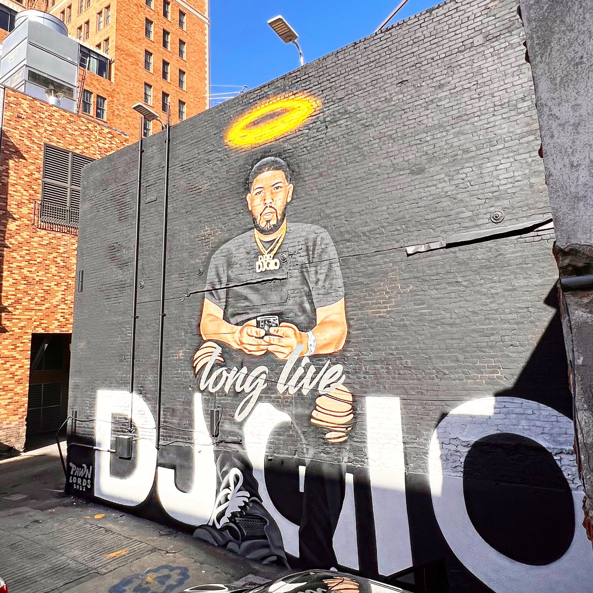 ZaynSilmi's tweet photo. MURAL TO HONOR #DJGIO IS FINISHED! 🙏🏽
Long love DJ GIO. 💔
Address:
Jazz alley in Sacramento, CA
95814
Rest In Peace bro 💔
#Thepeopleofsacramento https://t.co/6rGew2CaCu
