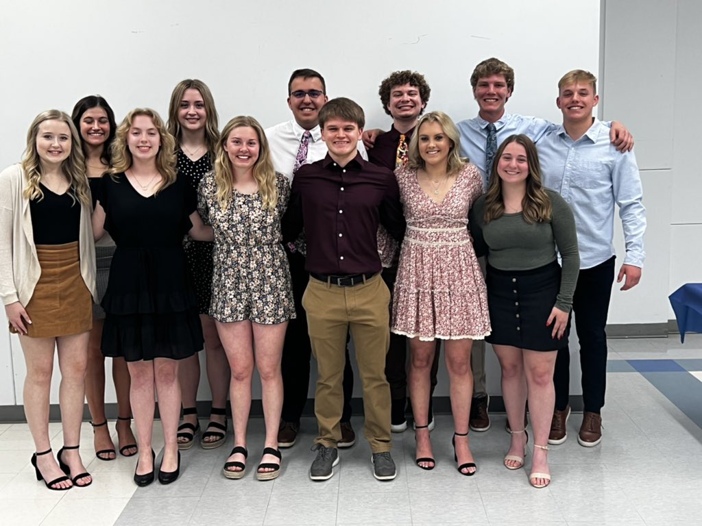 PBLHS_Principal's tweet photo. Congratulations to our 2021 and 2022 National Honor Society inductees! A great night to recognize two years worth of inductees. https://t.co/7i65M6AKKQ