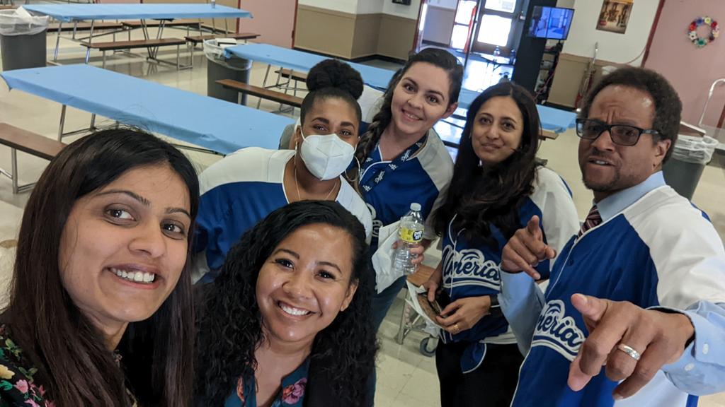 Always delighted to work with <a href="/jonesing4math/">Felix Jones</a> and the amazing educators <a href="/FUSD_AlmeriaMS/">Almeria Middle</a> who have been taking risks and persevering to implement blended learning strategies. 

Thank you for having our team there to celebrate #TeacherAppreciationWeek
with you! #AlmerieBlended