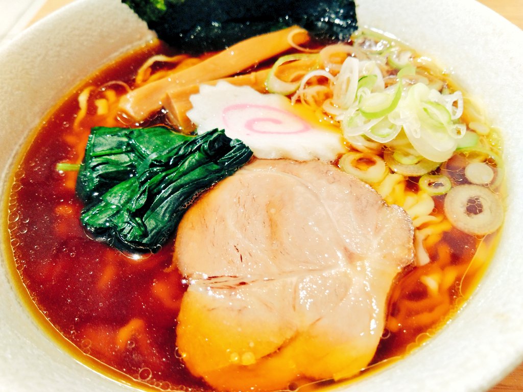 sutoriumukousen's tweet photo. うまし❗JR新白河駅改札口前の「麺処新白河」
駅の中でも美味しい白河ラーメンがありました。 https://t.co/IgQekSBHJd