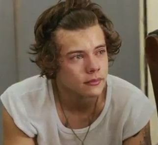 jiyaishaunted's tweet photo. me seeing everyone get selected for oNo tickets 😔 #ONOTICKETS #OneNightOnly #HarryStyles #HarrysHouse https://t.co/YOpEbqcFzk