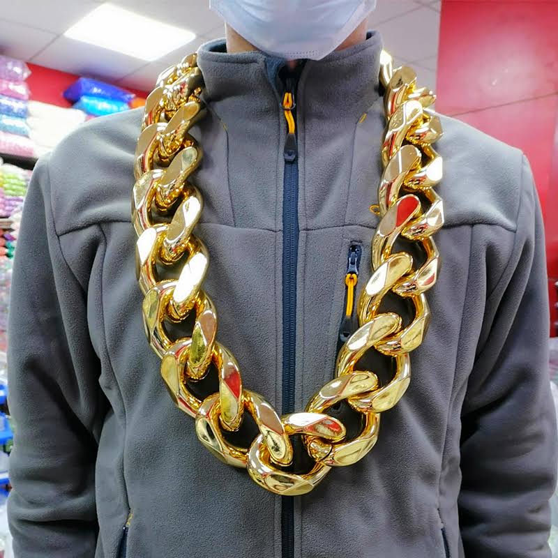 GuyStacks's tweet photo. @m00nmo0n Can't wait to meet all the #AMP family on the sandy beach. Y'all will recognize me by my oversized gold chain and the hard seltzer in my hand 🍷 https://t.co/s0PA768csE