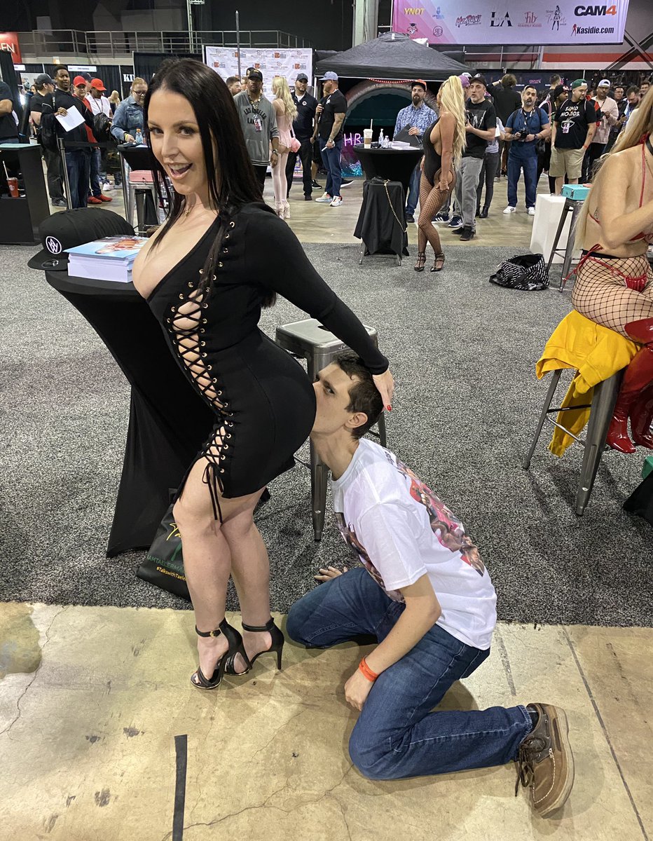 ETH users: Vitalik pls fix gas fees

Vitalik: