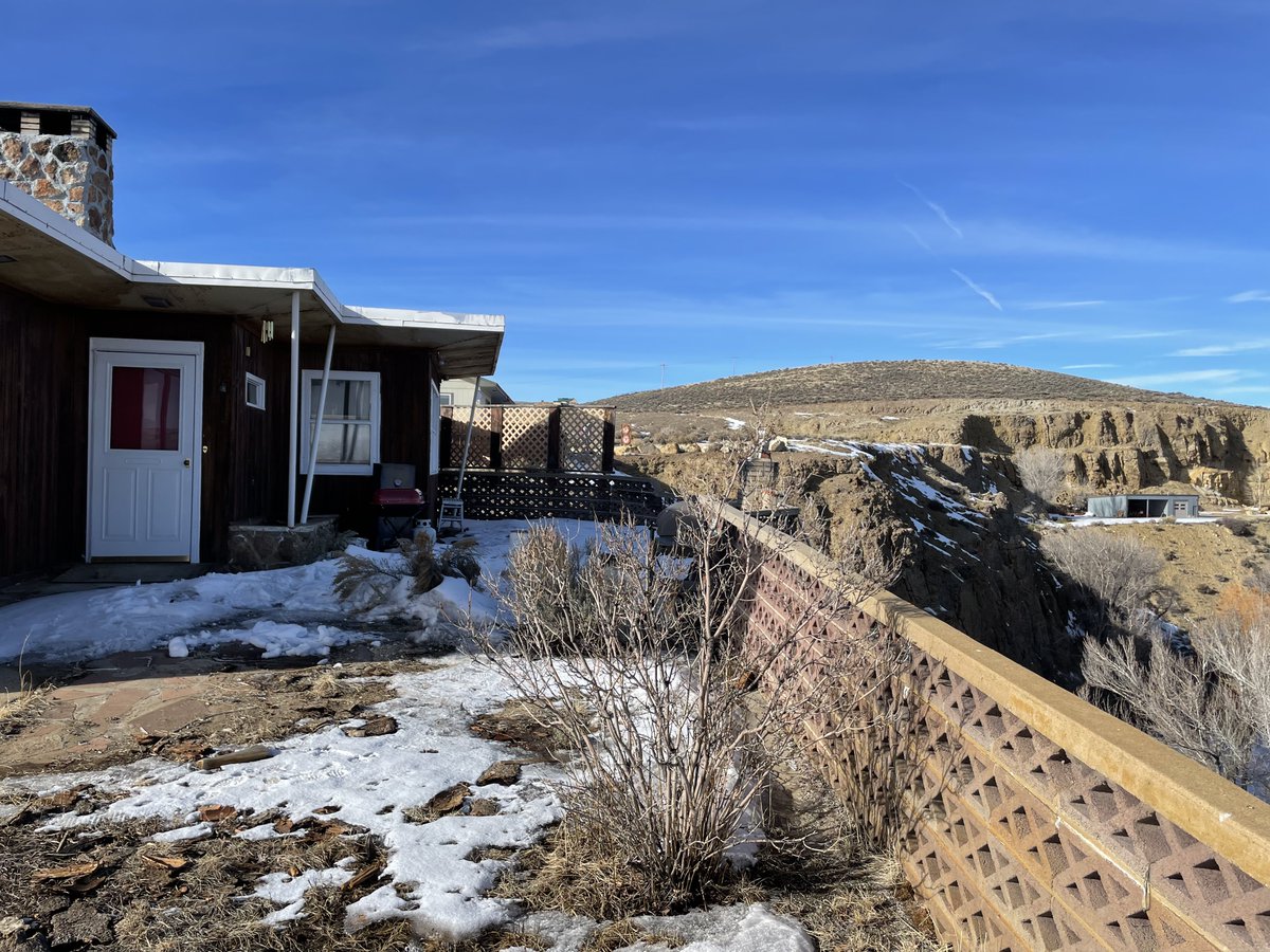 Just Sold | 38151 US Highway 50 | $325,000 

The average price for a 1–2-acre buildable lot in Gunnison is around $200k in today's market. With no HOA and incredible views this property was a great find for the right buyer. Happy building!