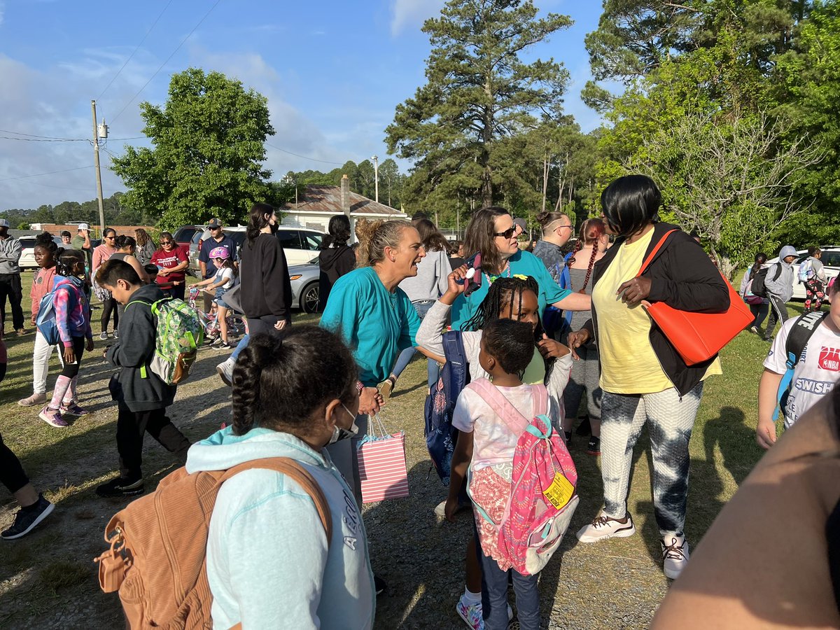 Love this sweet school!! <a href="/SSE_Dolphins/">SSE Dolphins</a> had Walk to School day-a beautiful day with a beautiful community of people! Shout out to our board members and community leaders who came out to walk with us! @tonyawleathers <a href="/Terri_Sessoms/">Terri Sessoms</a> <a href="/JCPS_NC/">Johnston County Public Schools</a>