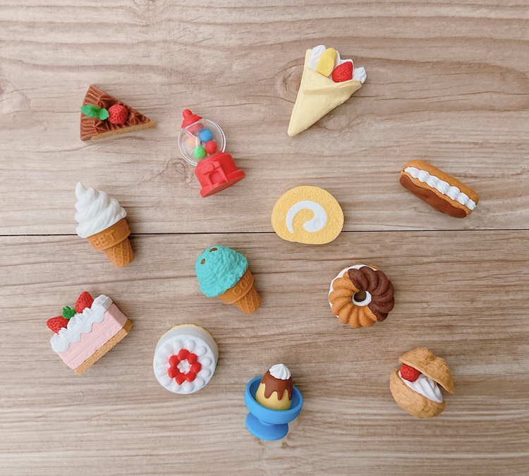 分解して組み立てて、また分解して。 友だちと交換こしたり。 この