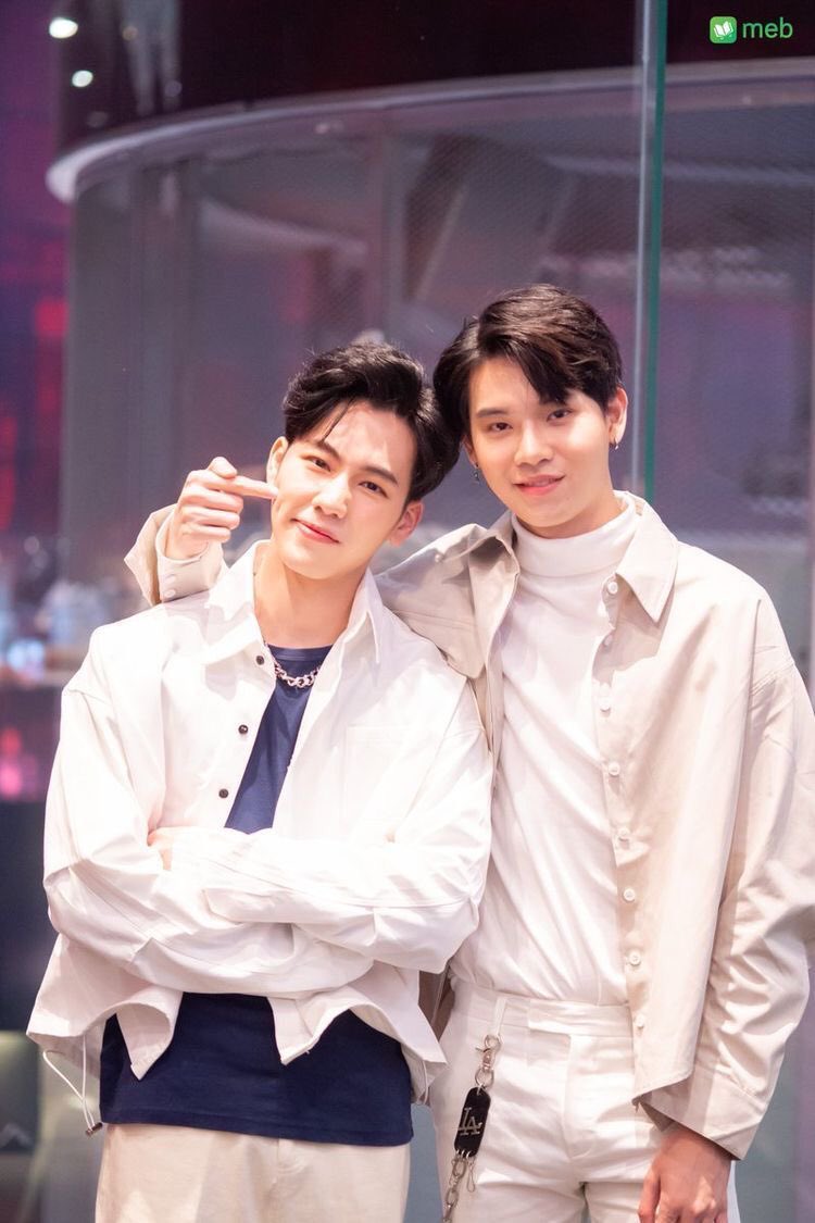 wnrwanarat's tweet photo. ⏳ Happy anniversary 2 years ✨

ครบรอบ2ปีแล้วสำหรับหมูยอ ก็อยากจะขอบคุณ“หยิ่นวอร์”ที่ทำให้มีหมูยอในวันนี้ หมูยออยากจะบอกว่า“หมูยอรักหยิ่นวอร์”พวกเราเป็นเหมือน ครอบครัว

Yin Anan W.Wanarat
#yinyin_anw @yinyin_anw 
#warwanarat @warwanarat 
#yinwar #หยิ่นวอร์
#2ขวบหมูยอของหยิ่นวอร์ https://t.co/WmvOVxAjES