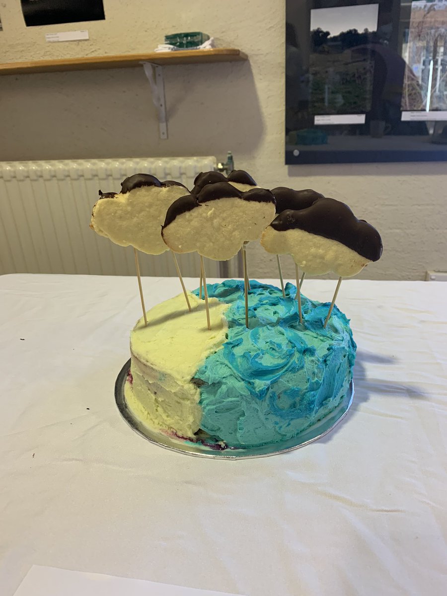 I present to you ‘A Rayleigh Tasty Cake’, my entry for this years Bake Your PhD comp, depicting isotope fractionation of water isotopes in Antarctica feat. increasingly depleted clouds #RSESrockstars #BakeYourPhD #isotopes