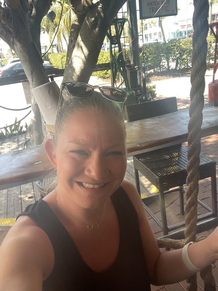 DwillK's tweet photo. Lived my best life in Fort Myers’s Beach.  So happy to be home and refreshed!  #startingover #nosetothegrind #makeitgreat https://t.co/hN5jHQKrpI