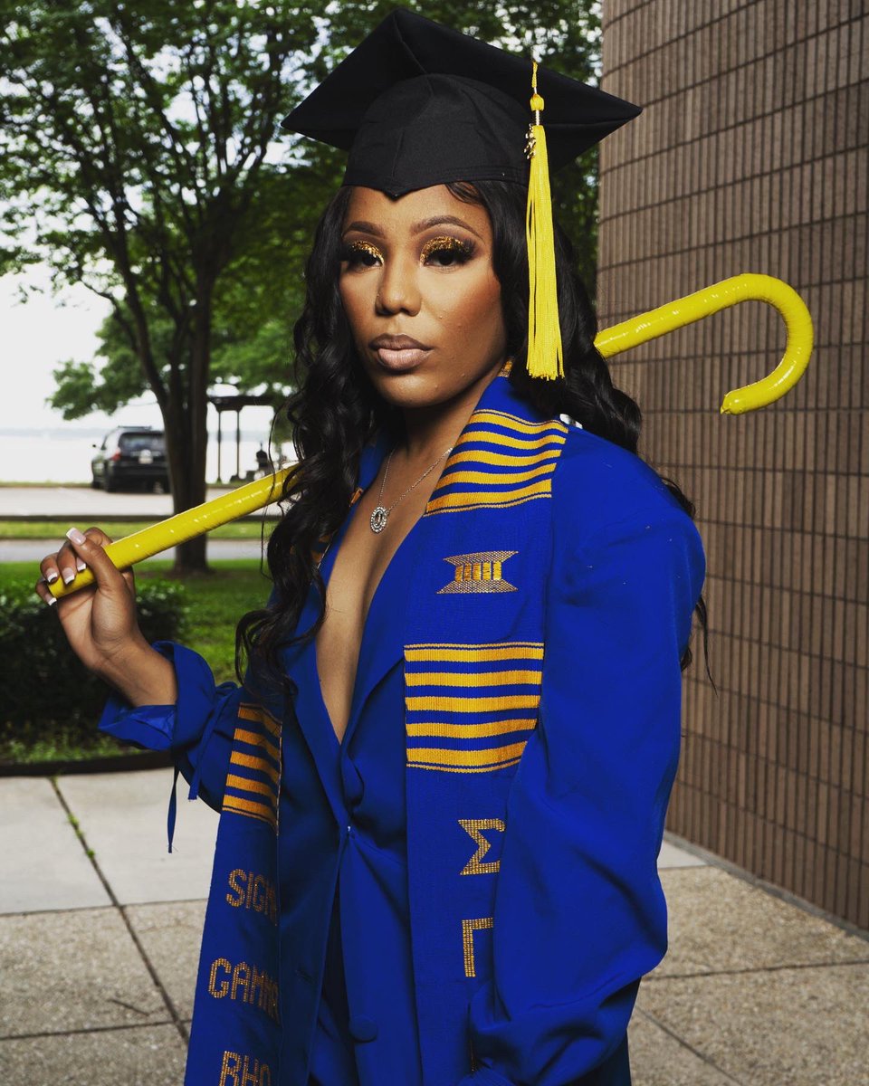 _nearababee's tweet photo. POODLES GRADUATE 👩🏽🎓 🐩!!
S/O to the BAdazz BETA ALPHA CHAPTER OF SIGMA GAMMA RHO SORORITY INC 💛💙 #hbcugrad #greekgrad #1922 #betaalpha #SouthernUniversity https://t.co/gYa62EDdIH