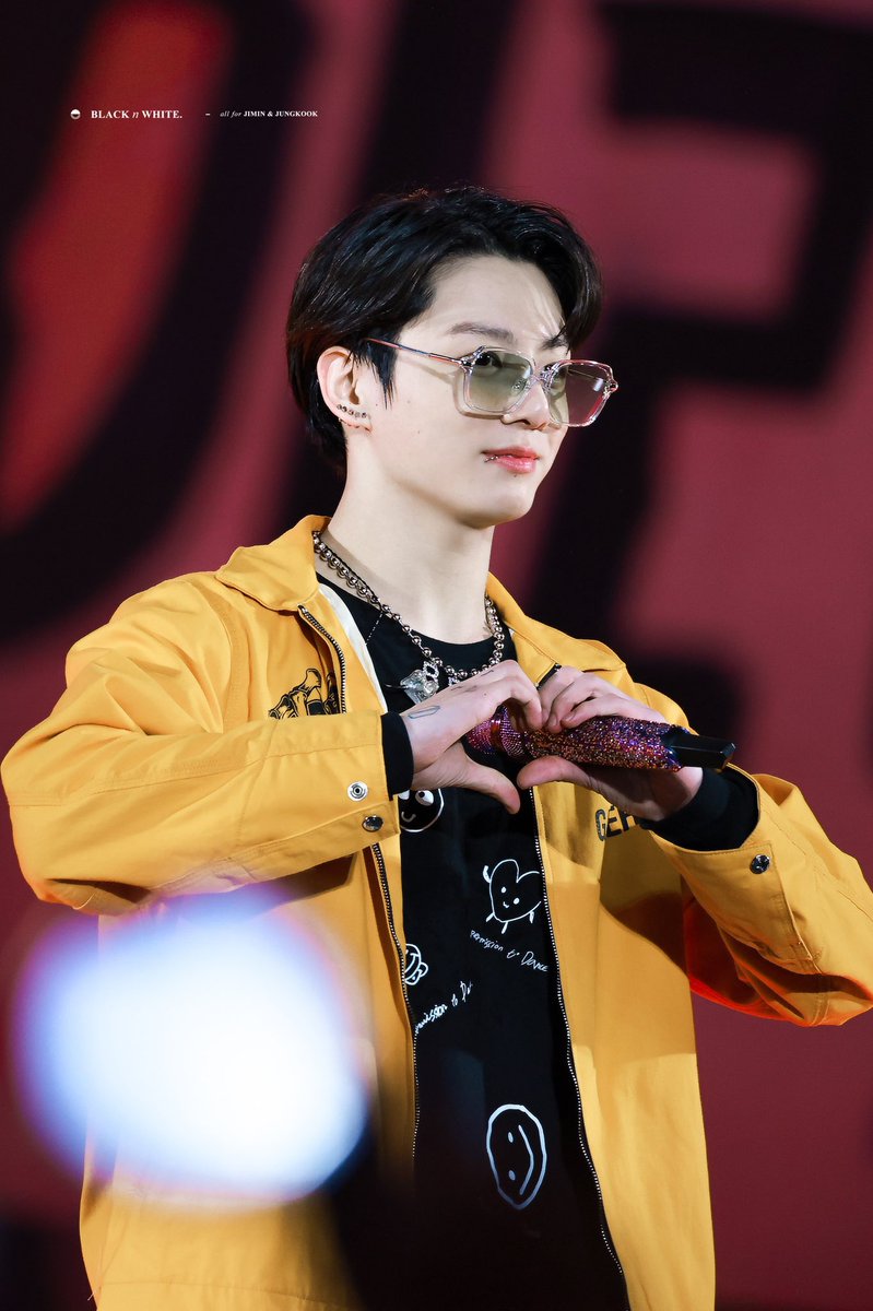 <a href="/enwkdd/">{rest} 햇빛ᵂⁱᵗʰ ʸᵒᵘ💜💜💜🎶</a> <a href="/BTS_twt/">방탄소년단</a> 히히힣 그래도 햇빛님도 행복한 하루 보내셔요😆💜💜🥰

Sing and dance with #BTS_Butter. #BTS ‘s play will be a great energy in your life.<a href="/BTS_twt/">방탄소년단</a>