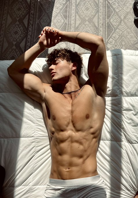 Sweet dreams 🤍 https://t.co/NWR7UQaKaB<a href="/tag/bubblebath"class="tags"><span>#bubblebath</span></a><a href="/tag/bubblebutt"class="tags"><span>#bubblebutt</span></a>