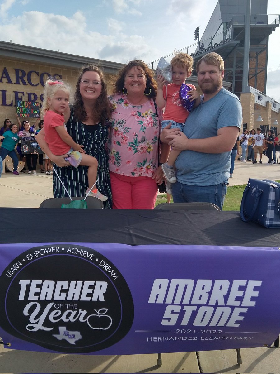 Hernandez Reading Heroes tweet media
