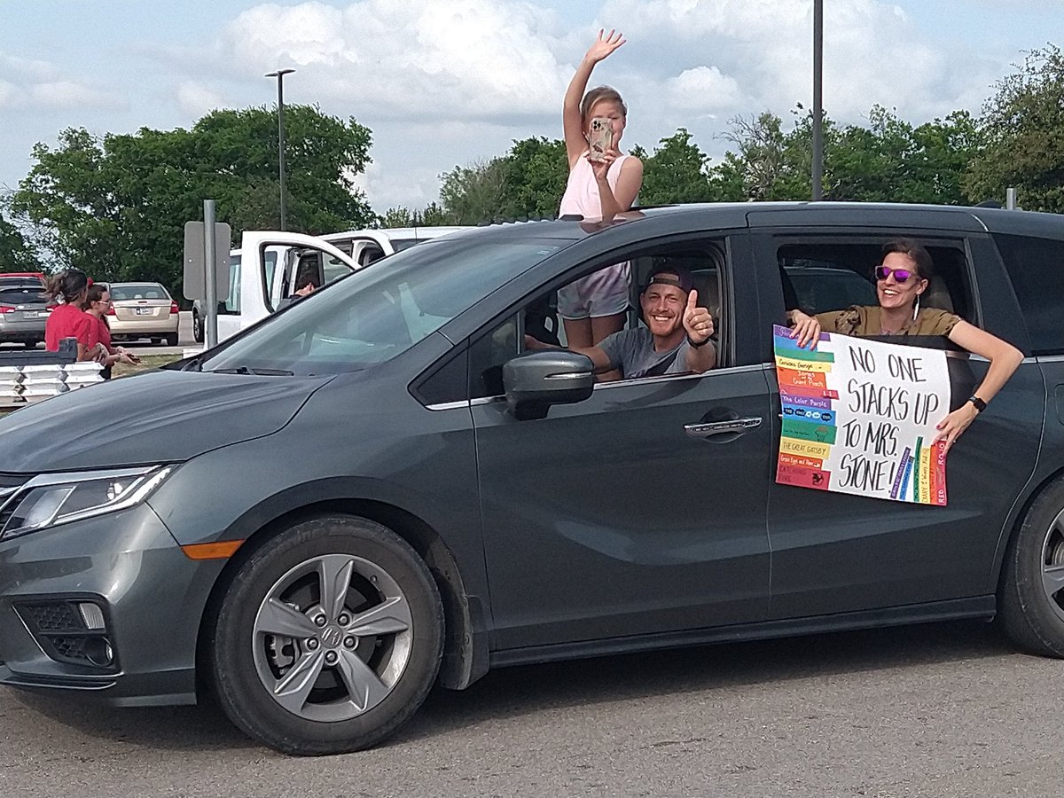 Hernandez Reading Heroes tweet media