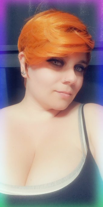 New hairstyle same #BigBoobs LMAO https://t.co/NNLZCJg94Q<a href="/tag/bigboobs"class="tags">#BigBoobs</a>