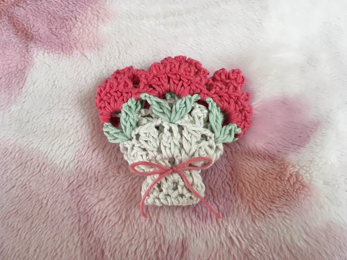 AmiaMikancl Crochetさんのカーネーション2weyドイリー編みました 花束になるよ カワイイ 