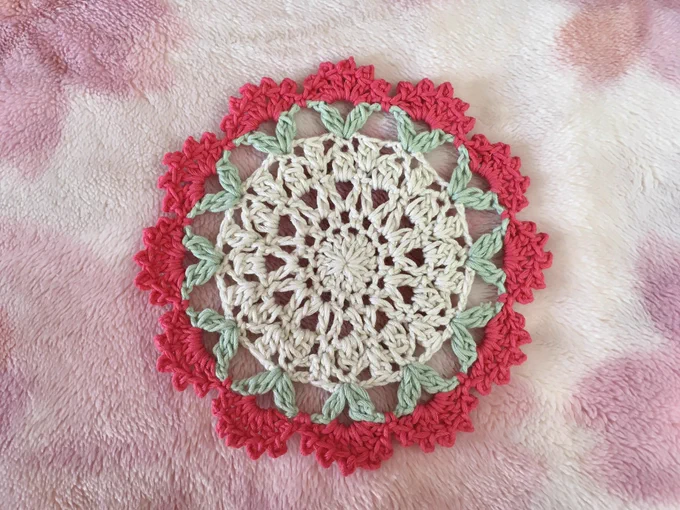 AmiaMikancl Crochetさんのカーネーション2weyドイリー編みました 花束になるよ カワイイ 