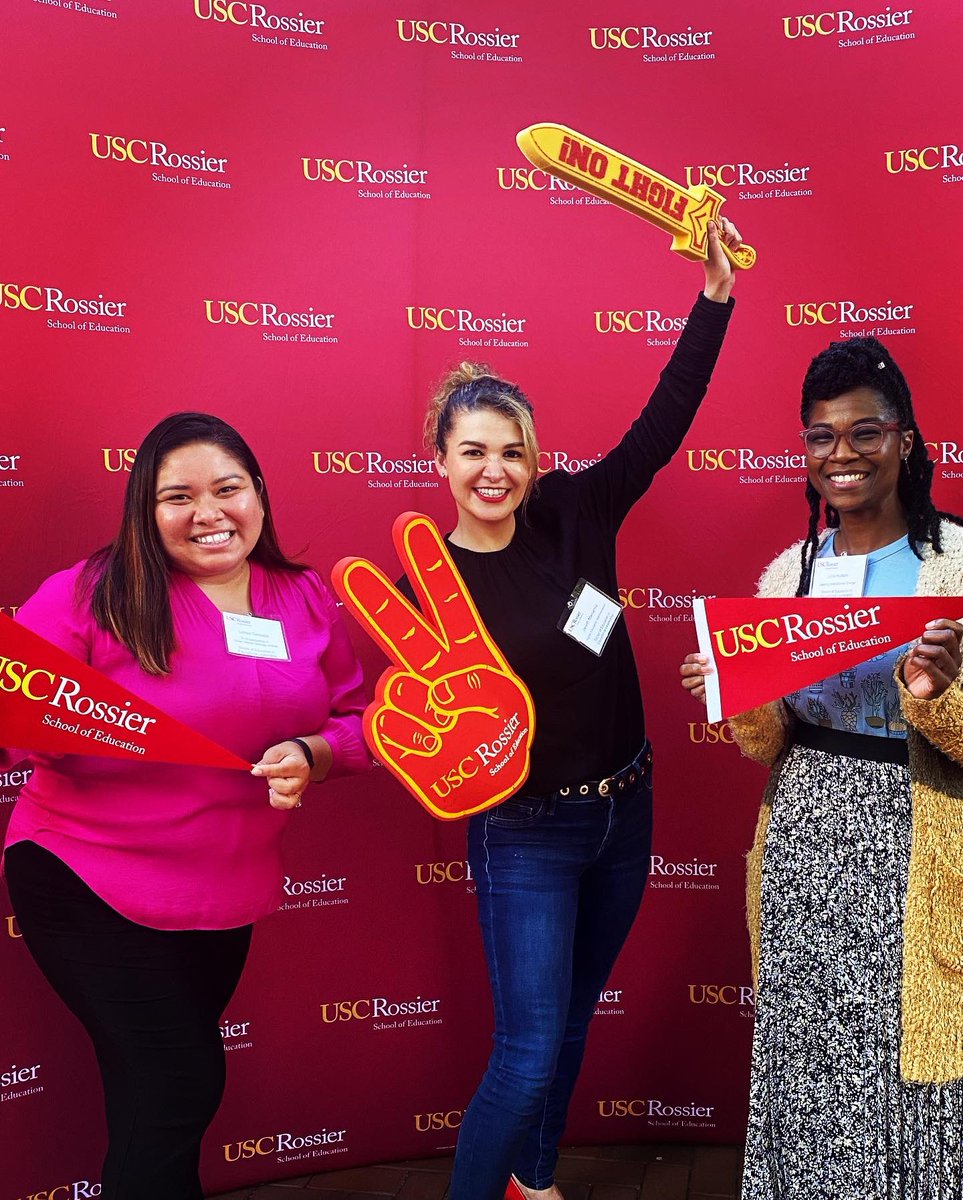 L_GonzalezAP's tweet photo. Dreams do come true!!! #firstgenerationcollegestudent  #uscdoctoralstudent #equitywarrior https://t.co/lpwv3VDJRc