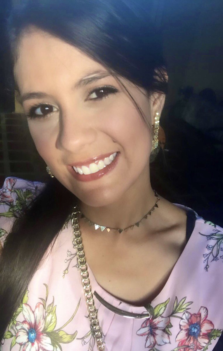 monicafm15's tweet photo. 😍 ¡Hoy me entrevistaron y la pasé increíble! Además, el lugar es espectacular. 

Que lindo es ser inspiración para dos chicos que apenas cursan su primer semestre de periodismo. https://t.co/j4vOC6lVvG