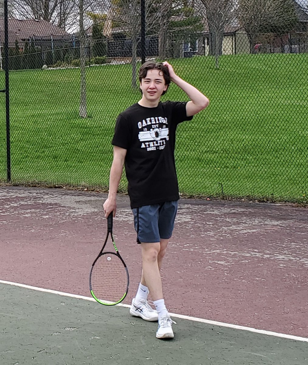 OakVisual's tweet photo. Our Oakridge Tennis team played their first league matches today against MTS...and we won! Way to go Oaks 🎾 @Oakridge_SS https://t.co/pJrLCs4HQS