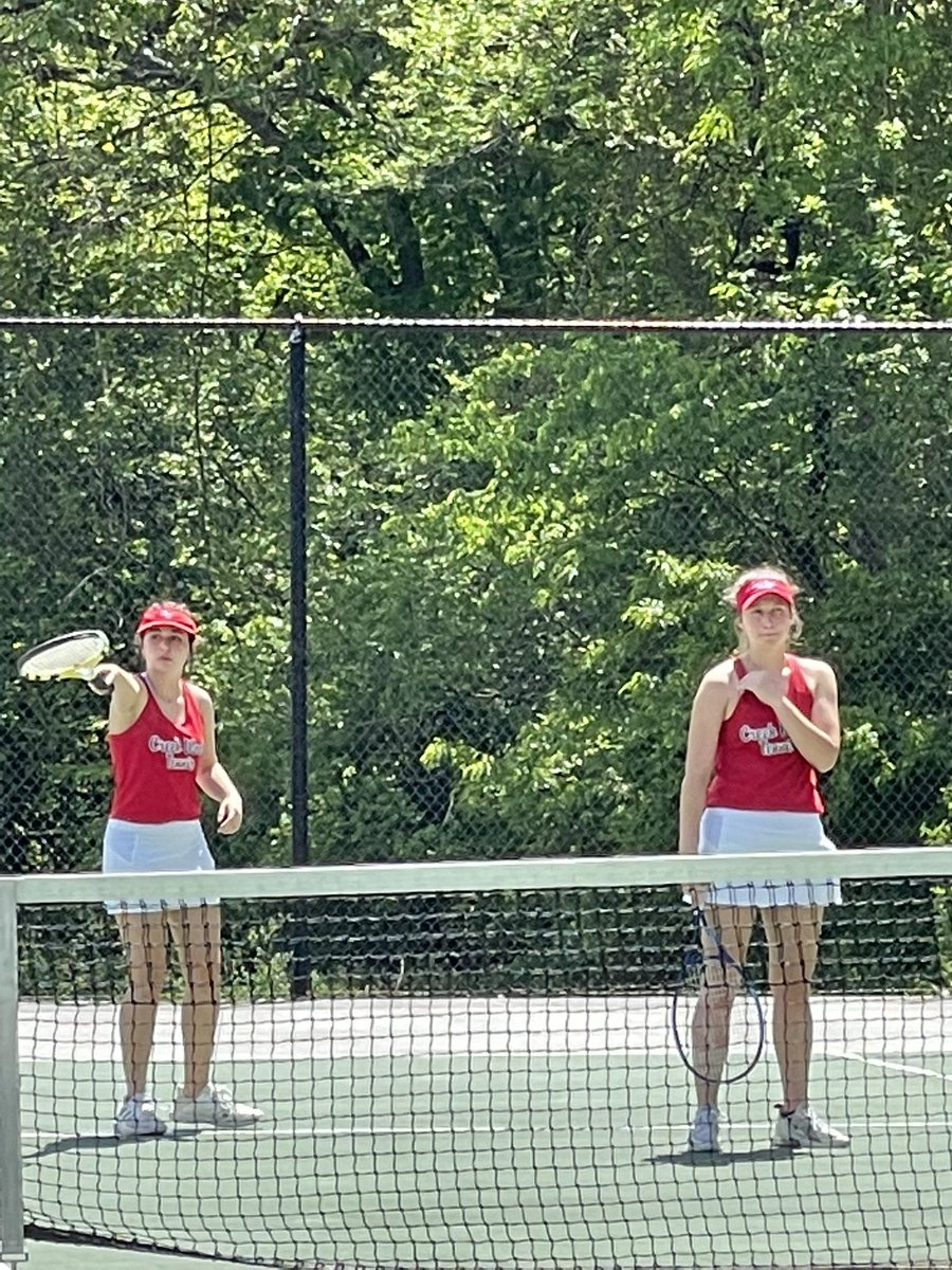 Congratulations to Lady Red Hawks doubles team Hannah Gossett and Sidney Robertson on their huge wins today. They’ll compete in the district championship tomorrow and earned a bid to regionals!! 👏🏼🎾👏🏼🎾👏🏼