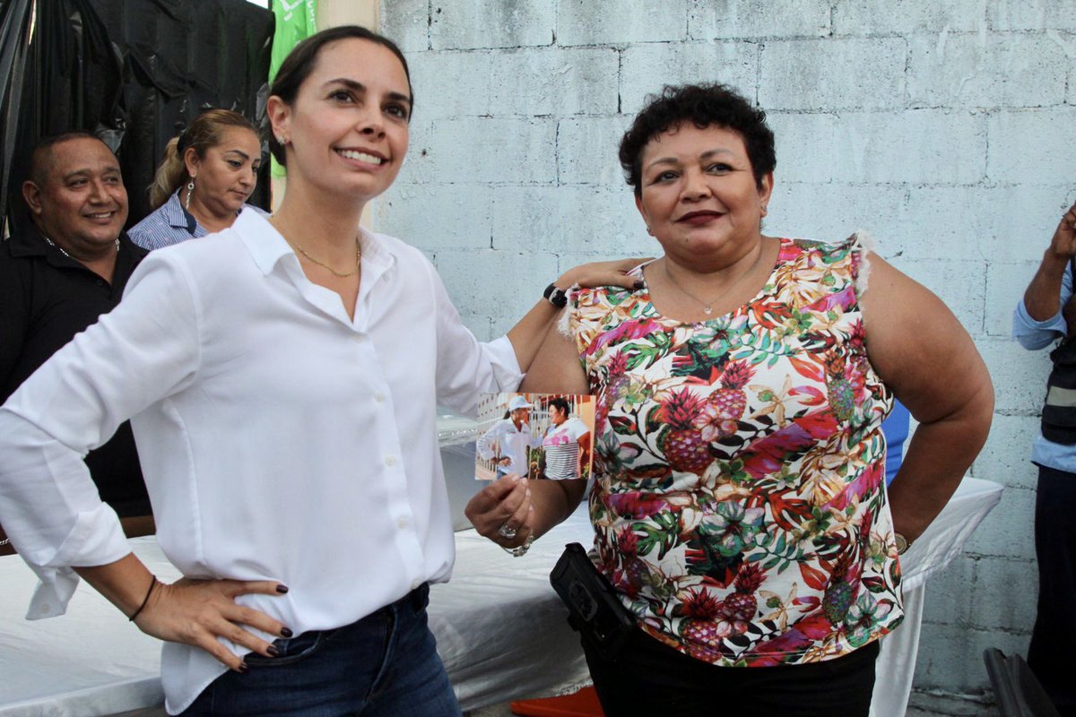 Vean la foto que me mostró hoy Beatriz. 
¡Cinco años de conocernos y caminar juntas!

Gracias por acompañarme en mis batallas, este esfuerzo es por las #mujeres y por #Cancún 🍀