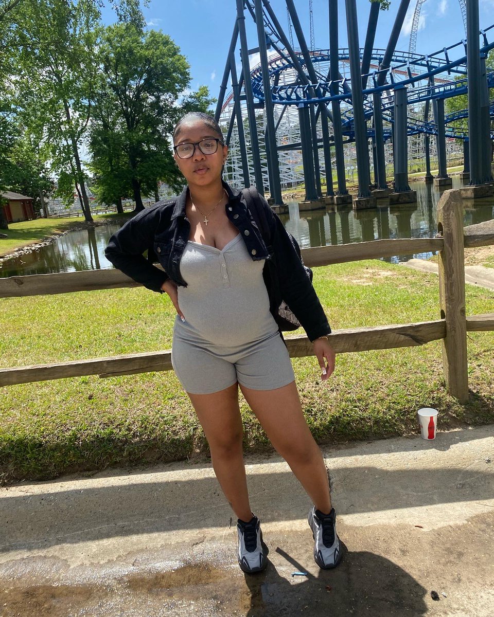 Ogjorrrr's tweet image. My baby got me glowin🤍 #22weeks