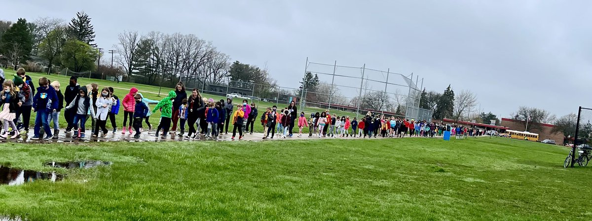 SHAPEMichigan's tweet photo. Over 300 students from Wines Elementary (Ann Arbor) participated in A.C.E.S day for National Physical Education week! https://t.co/XE2hxrs4zX