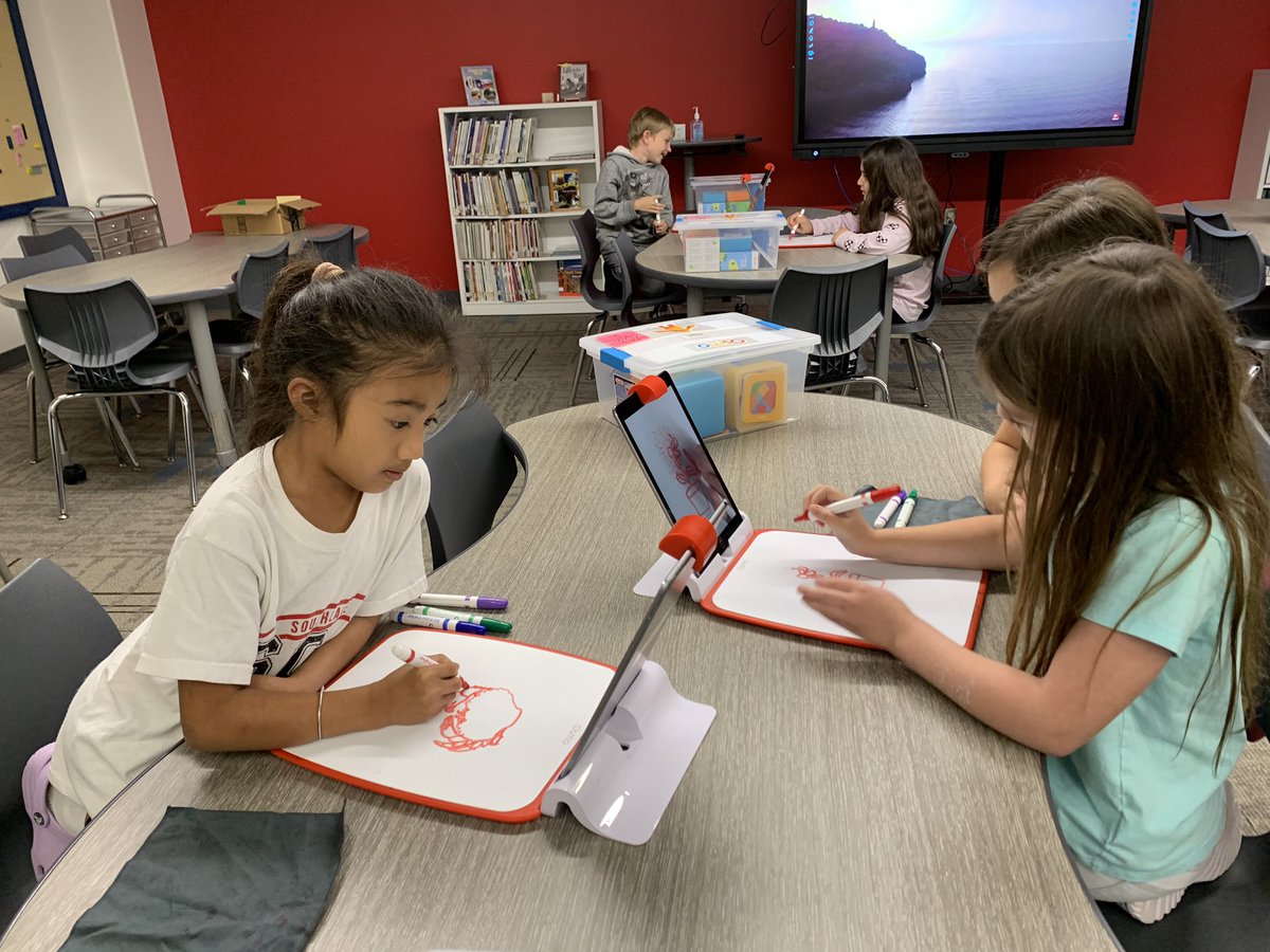 BESbooklady's tweet image. Our @BESTexans are enjoying their last MakerSpace week of the year. We had some all time favs but also brought out some new ones. #BESlib #MakerSpacefun