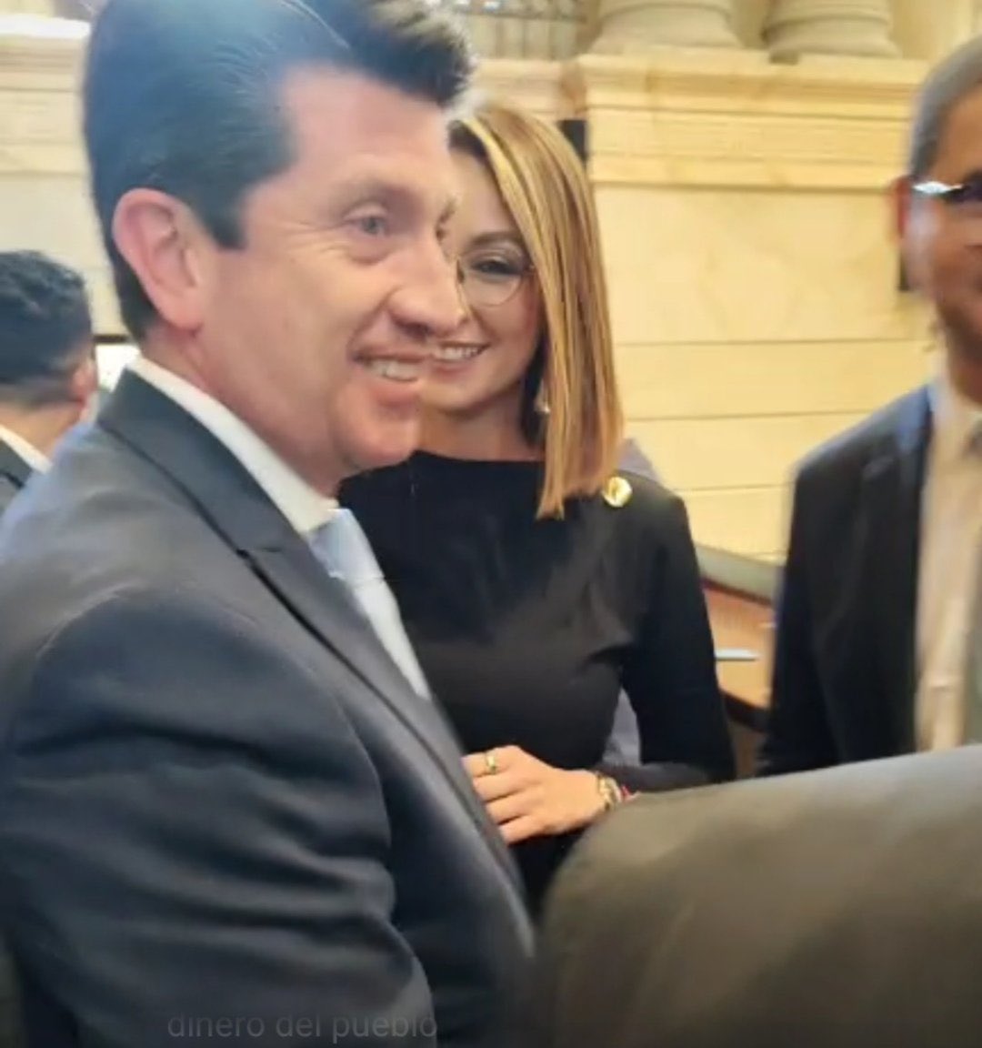 Jacobojeda's tweet photo. La sonrisa de la impunidad y la prueba de que aquí para mucha gente la guerra es un espectáculo que le pasa a otros… 
El 29 de mayo se les acaba el showcito #YaNoTragamosEntero #EstoSeCompone https://t.co/URH0Mv66qN