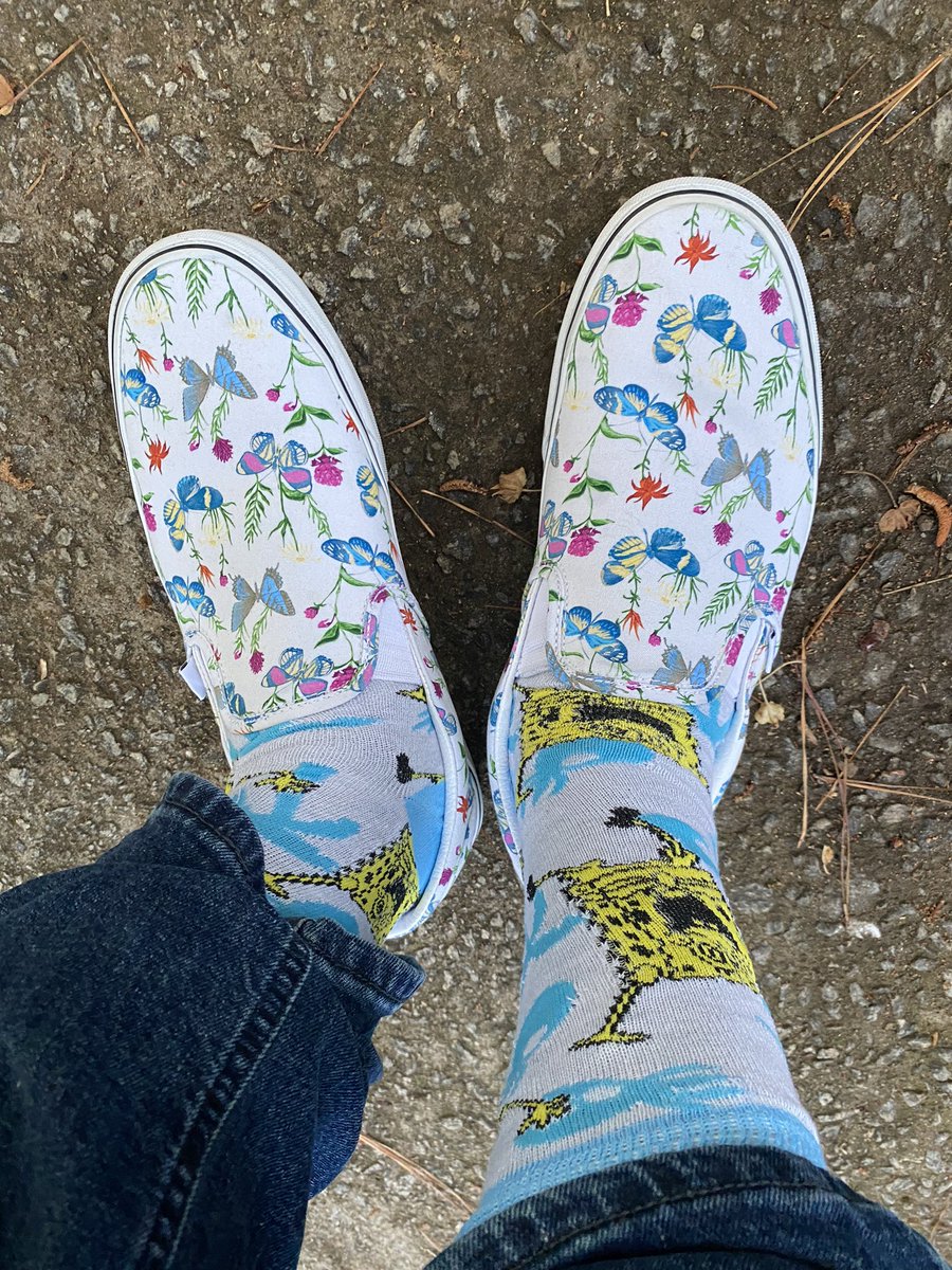 n8ture_al's tweet photo. It’s Wild Sock Wednesday..!#wegonewin #SockIt2Cancer #CancerSocks #Keeppounding #staypositivekid #vanslegacy #FuckCancer https://t.co/EU7onLKFqI