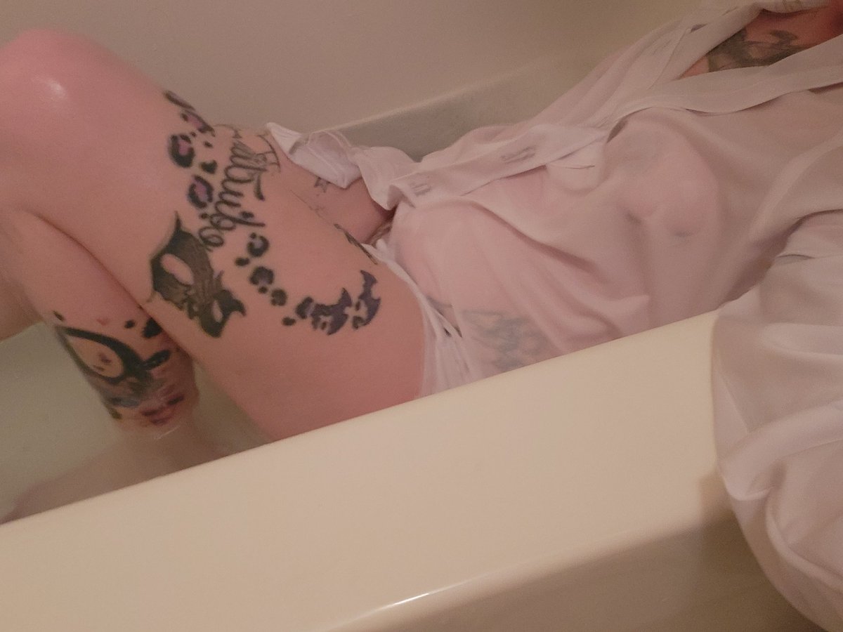 BunnyInk3's tweet photo. ❤️💜ONLY FANS- Rabbit_ink, custom videos, pre-made videos, sales every weekend!❤️💜 https://t.co/L3NfTq3J8b