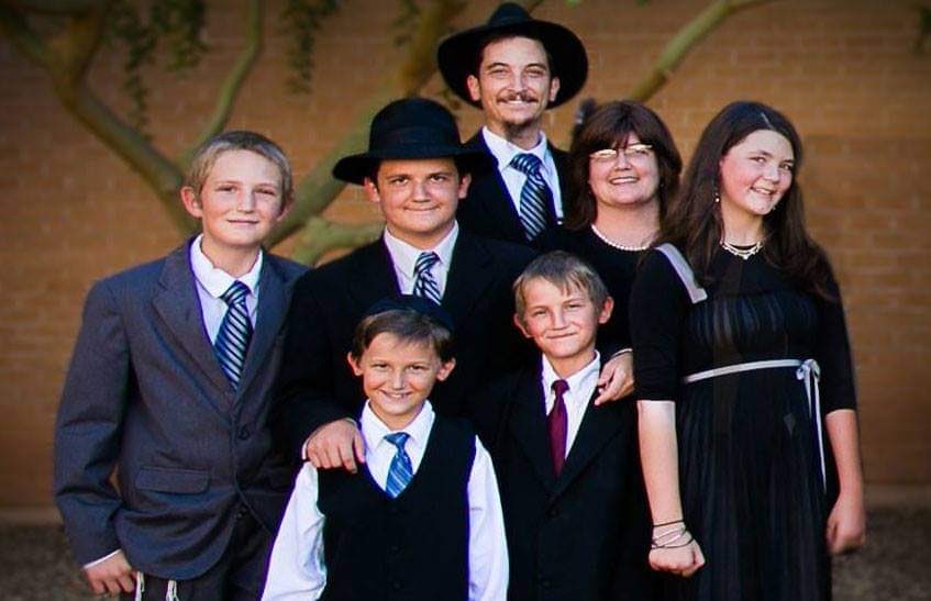 RalphBrekan's tweet photo. I have a beautiful family https://t.co/ZnkUcGct41