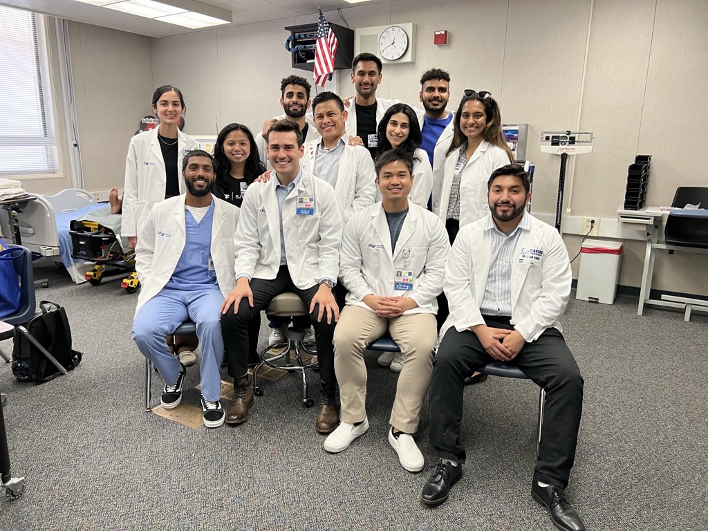 LeticiaRolonMD's tweet photo. It is a great privilege and pleasure to participate in outreach for the San Joaquin Valley and encourage careers in healthcare. @UCSFFresno watch out for all this talent coming our way! Proud of @UCSFMedicine SJV PRIME students who organized this event and made it a success! https://t.co/2z0T3FvpMe