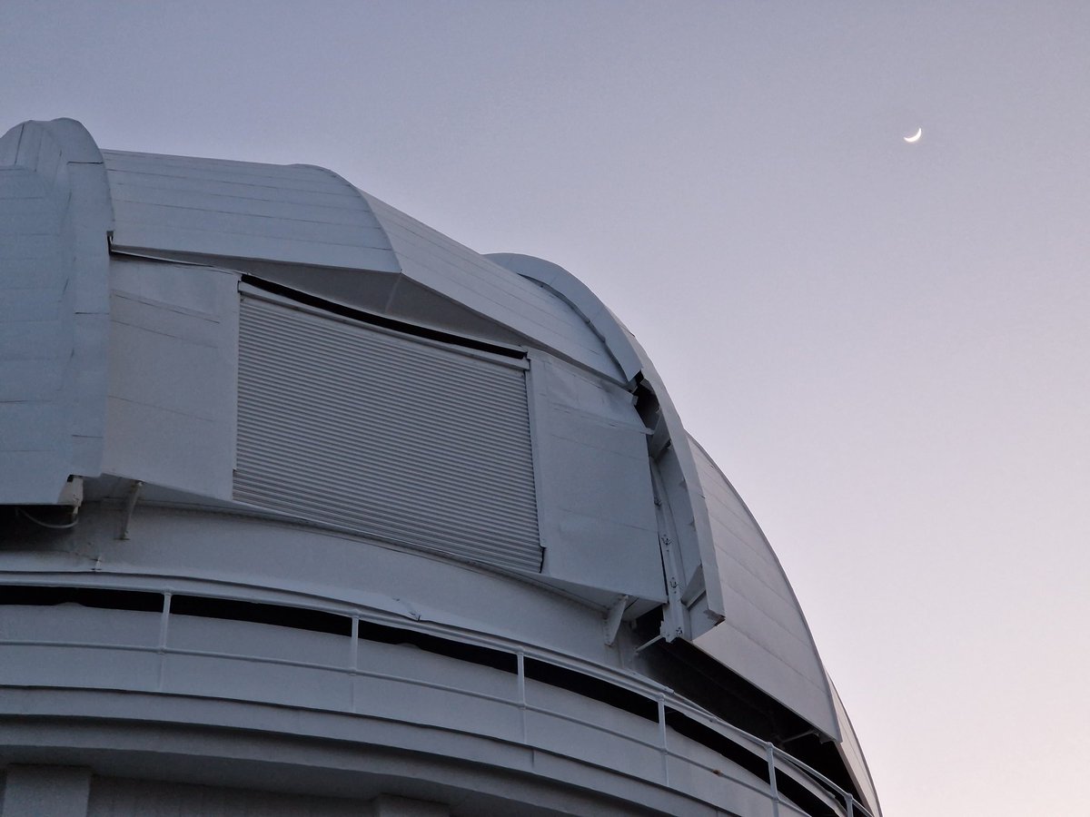 Danastronomy's tweet photo. Some amazing views around the @CHARAArray! https://t.co/JxXpQuvypx