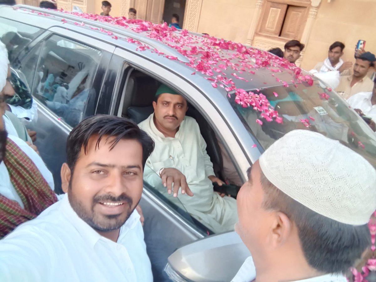 ShaleMohammad_'s tweet photo. कल मोहनगढ़ में आजम खान जी सांवरा के यहां आयोजित ईद मिलन समारोह मे शिरकत कर सभी को ईद की मुबारकबाद दी। https://t.co/HdhvKHu7qs