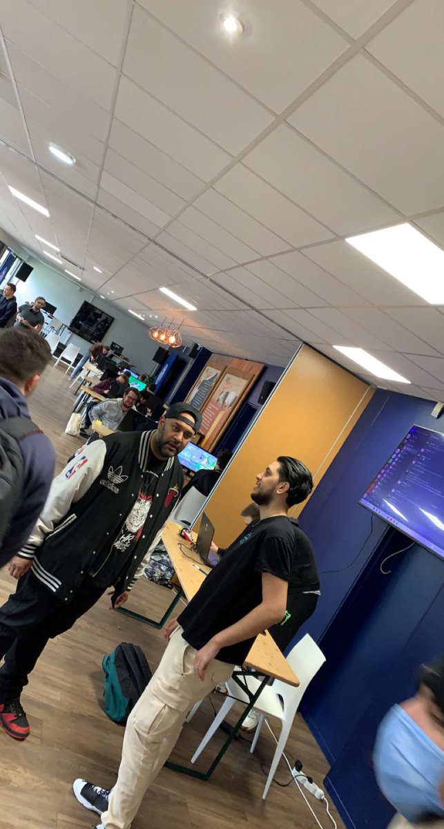 ISGHopeGaming's tweet photo. H-1 #MEINAUGAMING2

🥁 C'est le jour J 🔥 

L'équipe @ISGHopeGaming vous attend au salon des trophées du stade de la Meinau !

⚠️ Rappel : lancement des tournois à 10h

Pour les inscriptions de dernière minute c'est ici :
▶️ https://t.co/TyMJUa3xVv

À très (très très) vite ! 😇 https://t.co/Ahk7cNPxNK