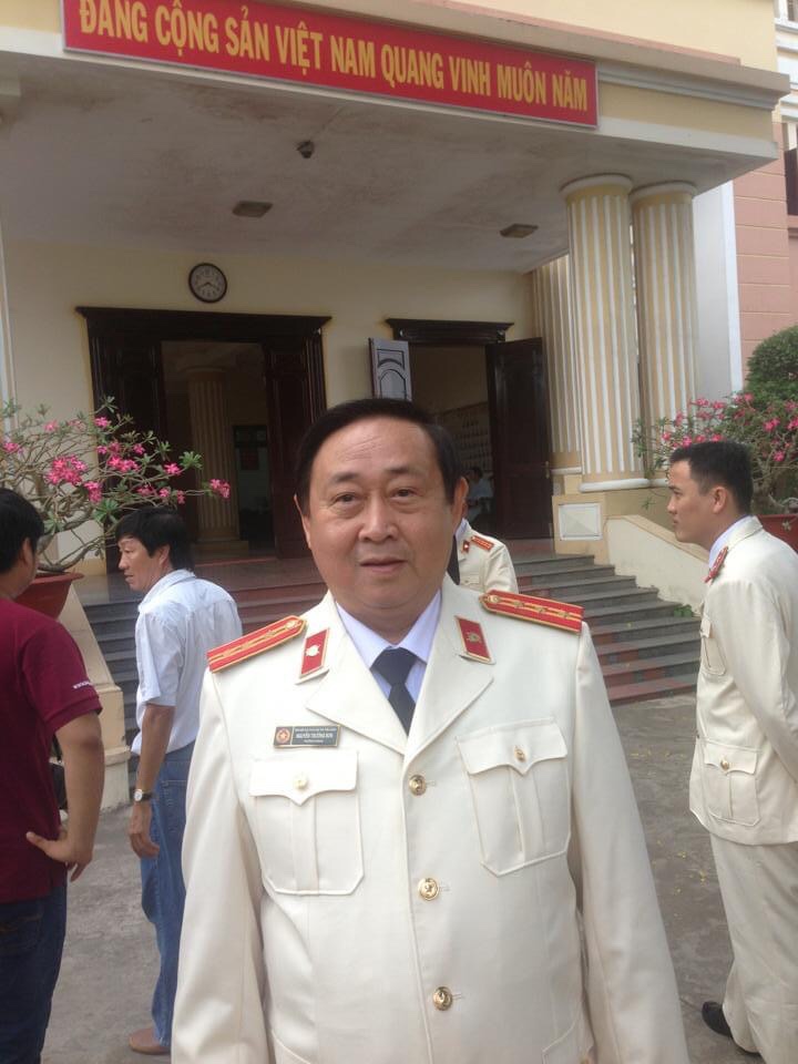 K biết có cùng phe phái k