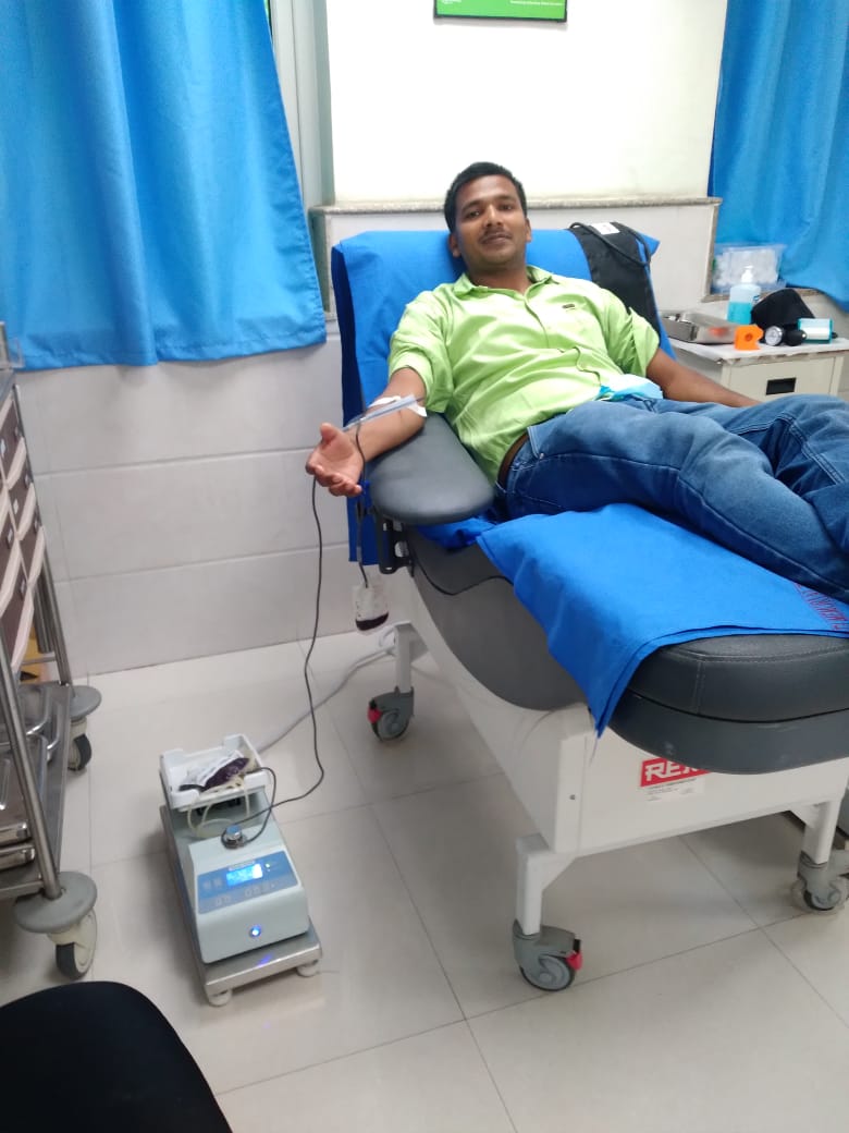 PartsPatel's tweet photo. Blood donation is a sacrifice, in the name of humanity,
The sacrifice is priceless, there is no cost in it. 🥰
जब भी मौका मिले रक्तदान जरूर करें।🙏🙏🙏 @Ramendrabjp99 https://t.co/D82glZBK41