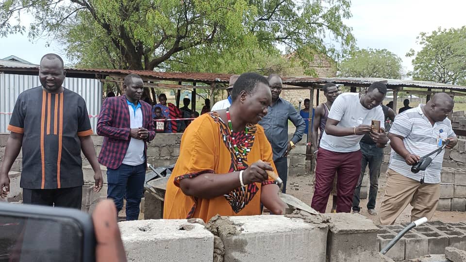 We were thrilled to have the #MinisterOfHealth, #Mayor Kapoeta South, #UNMISS delegates, the Hospital Board and other stakeholders witnessing the commissioning and construction of the Out-patient Department at Kapoeta Civil Hospital.
Kudos to #UNMISS 4 the support.
#HealthAccess