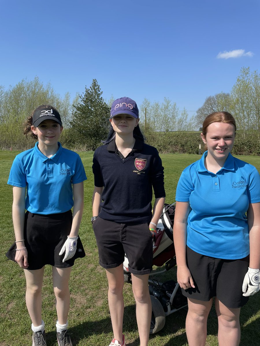 cosbyjuniors's tweet photo. Cosby girls in the AJ Young trophy #gocosby https://t.co/r6cU3Kh67T
