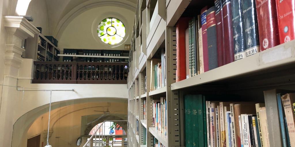 Feliç Diada de Sant Jordi! 🌹📚 Avui l’equip investigador del <a href="/CidobBarcelona/">CIDOB (Barcelona Centre for International Affairs)</a> comparteix les seves recomanacions literàries. Obrim fil amb una sèrie de llibres que ens ajuden a entendre el món actual, la lògica del poder i la naturalesa humana #SantJordi2022 #CIDOBrecomana