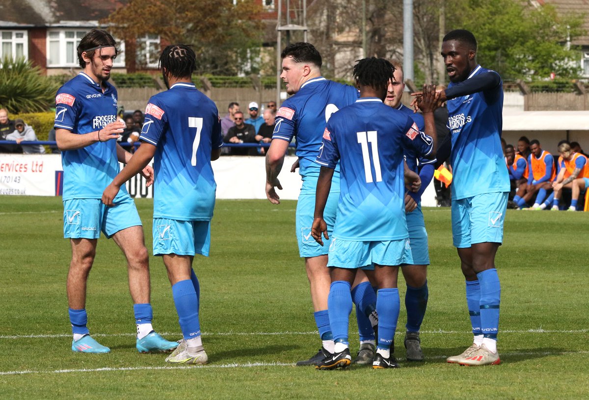 WinFinchleyFC's tweet photo. ๐จ Good Morning Blues, It's Final MATCHDAY of The Season!
๐ฃ @HornchurchFC
๐ @IsthmianLeague
๐ Hornchurch Stadium, Upminster, RM14 2LX
๐ 3pm kick-off
๐ ยฃ12 Adults/ยฃ7 Concessions (65+)/ยฃ3 Ages 12-16
#TeamWingate https://t.co/wyu9hsVZwE
