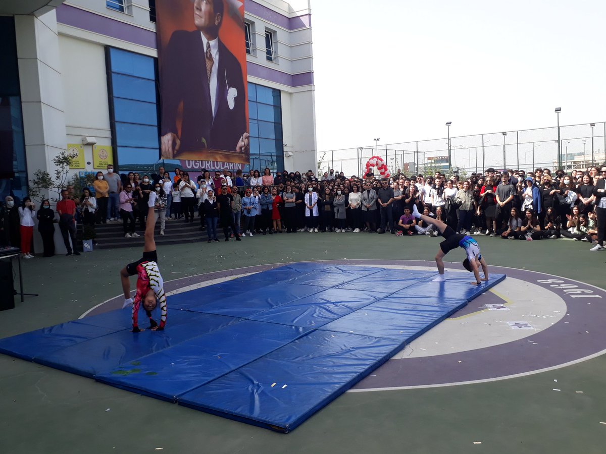 Bugünün küçükleri yarının büyükleridir.Ulu önderimiz Mustafa Kemal ATATÜRK' ün ışığında büyüyen tüm çocukların 23 Nisan Ulusal Egemenlik ve Çocuk Bayramı kutlu olsun.🇹🇷🇹🇷🇹🇷

#23NisanUlusalEgemenlikveÇocukBayramı