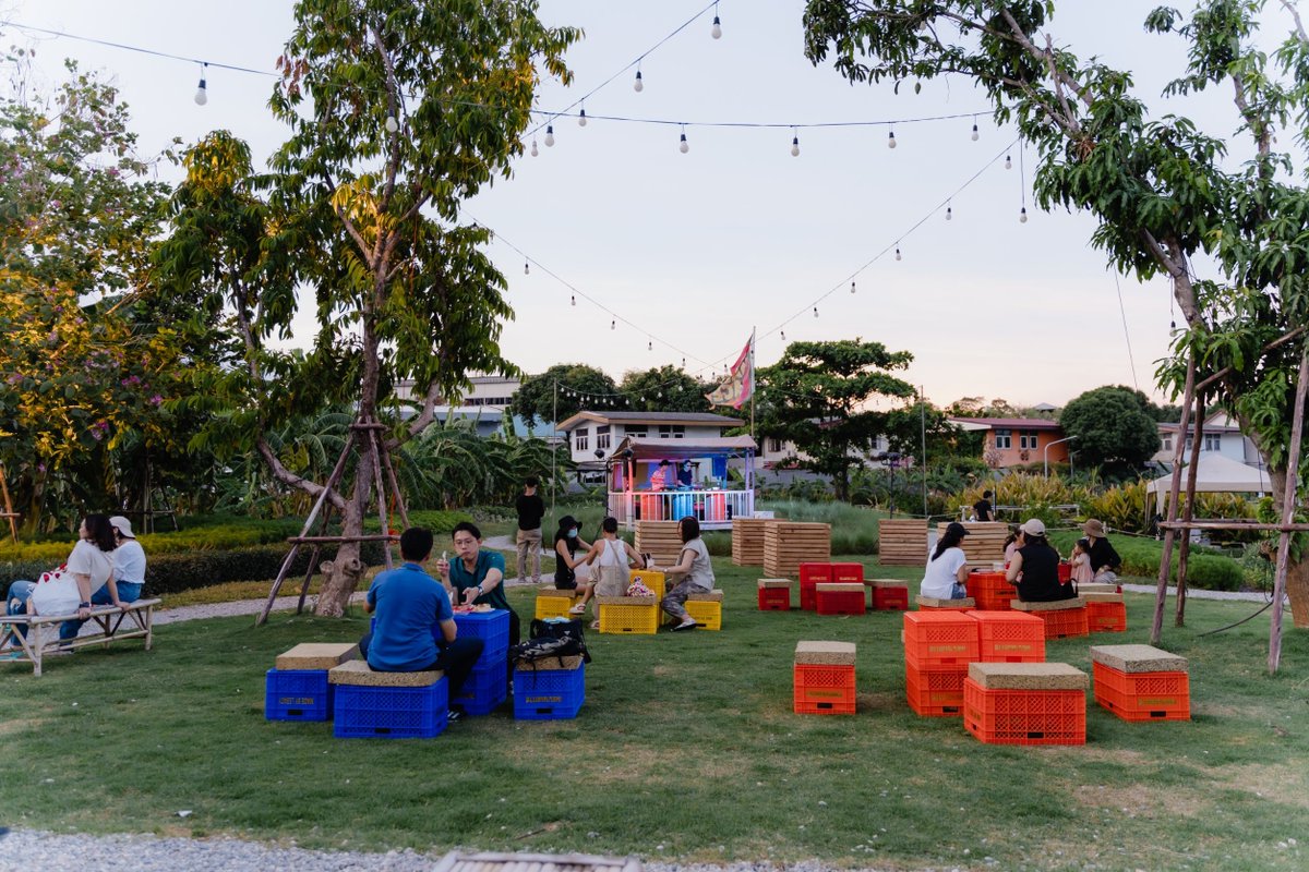 SansiriPLC's tweet photo. สุดสัปดาห์นี้ชวนเพื่อนๆ มาเที่ยวงาน #MadFaceFoodWeek งานเทศกาลอาหารสุดยิ่งใหญ่ต้อนรับซัมเมอร์ ที่ #SansiriBackyard T77 Community 🌳 นอกจากอาหารอร่อยๆ แล้ว ยังมีเพลงเพราะๆ และกิจกรรมดีๆ อีกมากมาย

พบกัน 16.00 - 22.00 น. 📌 อย่าลืมเตรียมผลจตรวจ ATK ภายใน 24 ชม. ไว้เข้างานด้วยนะคะ https://t.co/todSMRXqfq